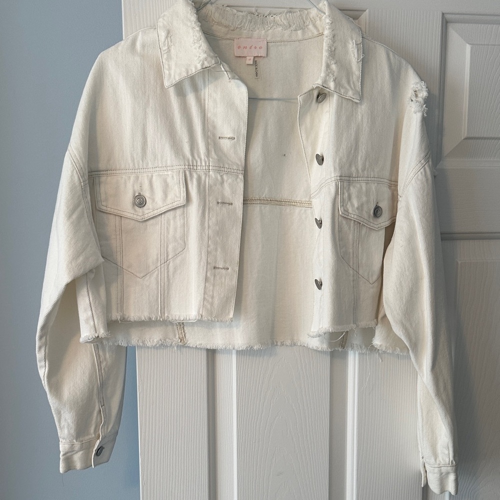 Entro Off-White Cropped Denim Jacket